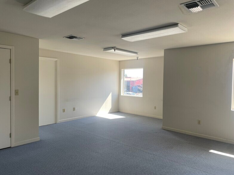 More Photos Of 3715 Santa Rosa Ave, Santa Rosa Warehouse For Lease