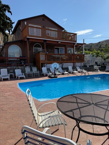More Photos Of 2044 W Woodin Ave, Chelan Hotel For Sale
