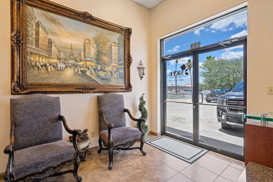 More Photos Of 159 Braddie Dr, Del Rio Light Distribution For Sale