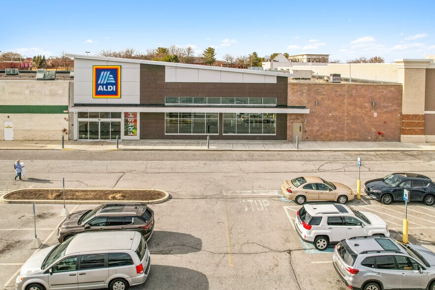 More Photos Of 1065 Woodland Rd, Wyomissing Supermarket For Sale
