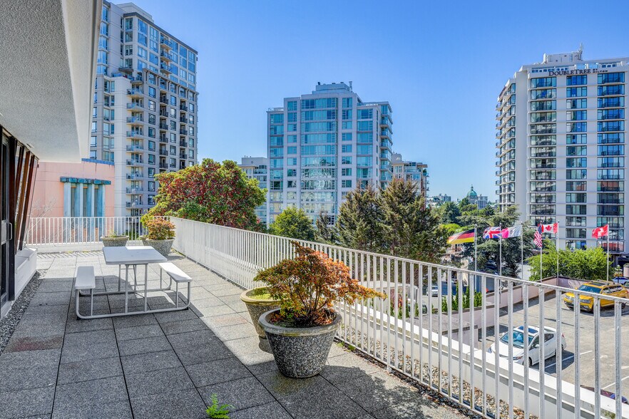 More Photos Of 810 Blanshard St, Victoria Office For Lease