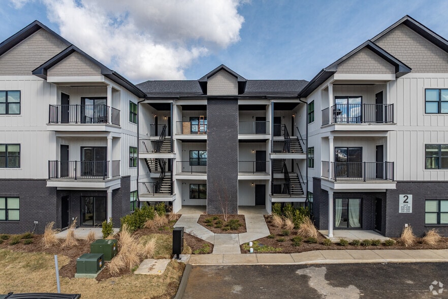 More Photos Of 2222 Two Rivers Blvd, Sevierville Apartments For Sale
