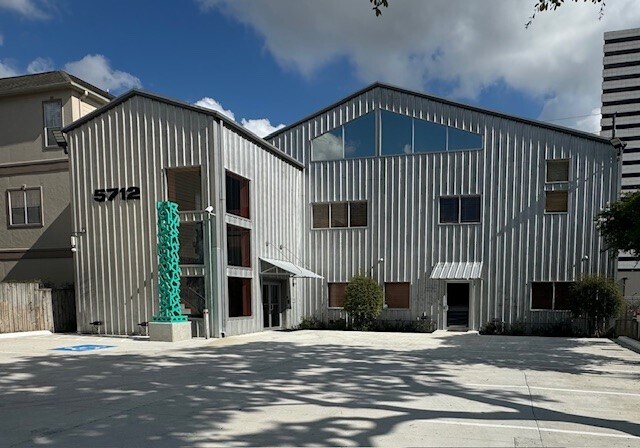 More Photos Of 5712 Val Verde St, Houston Loft Creative Space For Lease