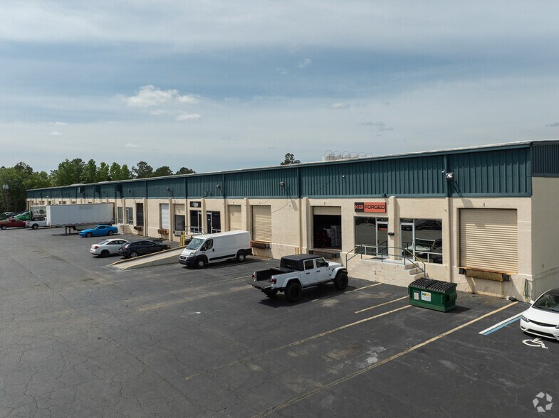 More Photos Of 5858 Broadway Ave, Jacksonville Distribution For Lease
