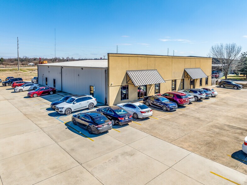 More Photos Of 1028-1030 Lagoon Business Loop, Montgomery Flex For Sale