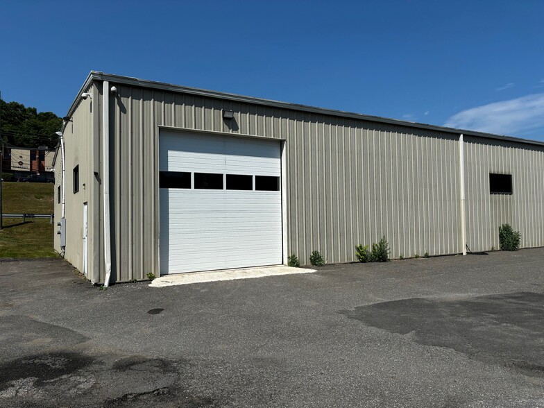 Primary Photo Of 99 Brookside Rd, Waterbury Industrial For Lease