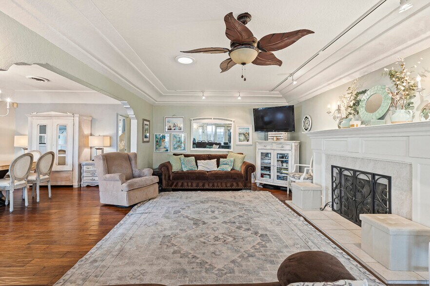 More Photos Of 906 E Commonwealth Ave, Fullerton Storefront For Sale