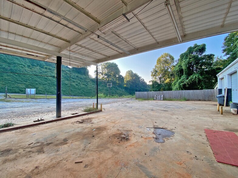 More Photos Of 1640 S Chestatee, Dahlonega Auto Repair For Sale