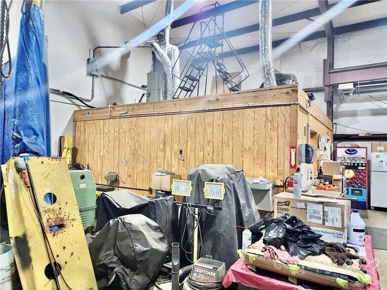More Photos Of 629 Emma Rd, Asheville Warehouse For Lease