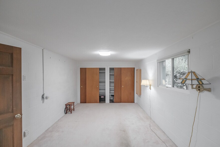 More Photos Of 5198 Skyline Rd S, Salem Multifamily For Sale