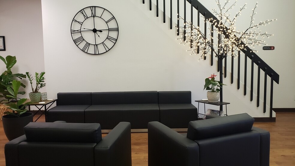 Primary Photo Of 1317 Oakdale Rd, Modesto Coworking Space