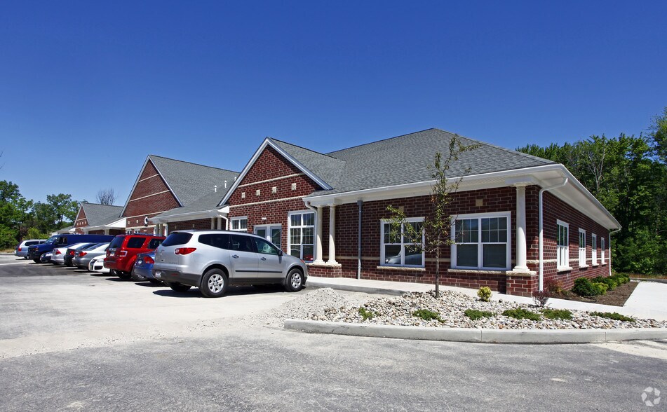 More Photos Of 2181 E Aurora Rd, Twinsburg Office For Sale