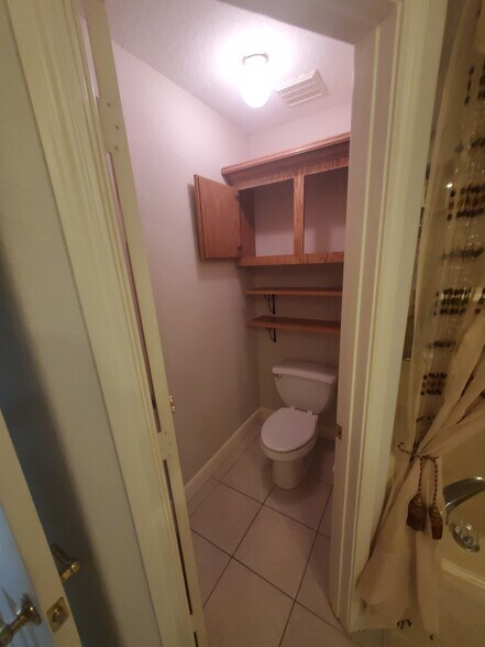 More Photos Of 1700 FM 517 Rd E, Dickinson Loft Creative Space For Lease