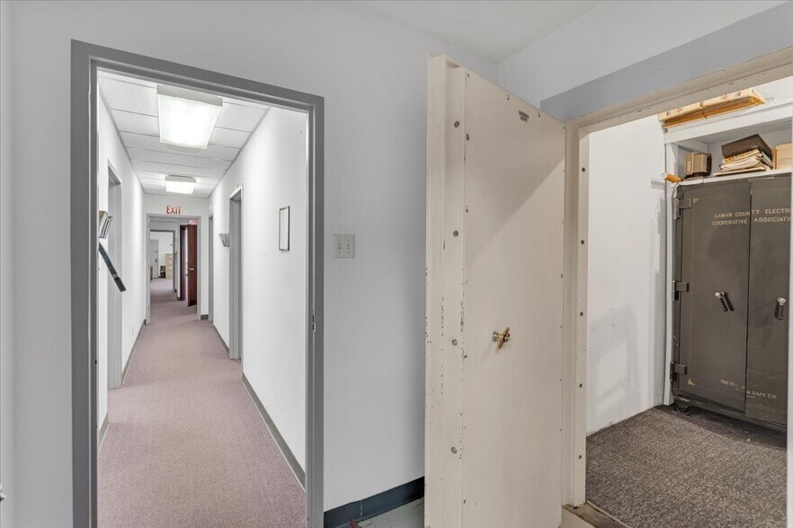 More Photos Of 1485 N Main St, Paris Land For Sale