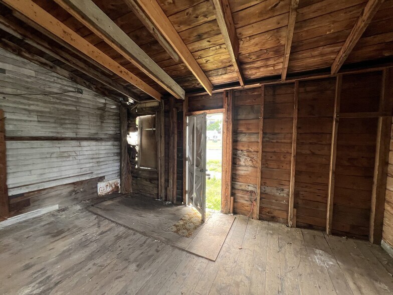 More Photos Of 271 Main St, Union Apartments For Sale