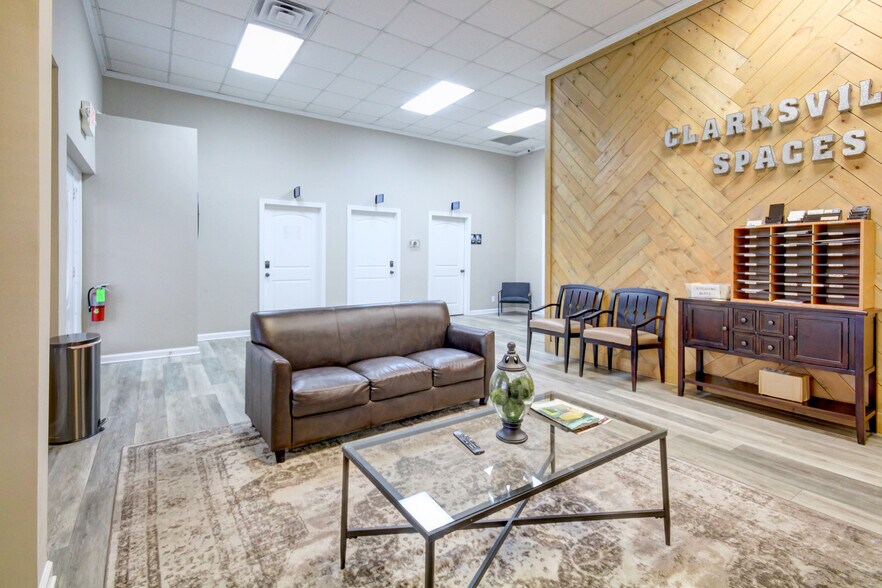 More Photos Of 1017 S Riverside Dr, Clarksville Office For Sale