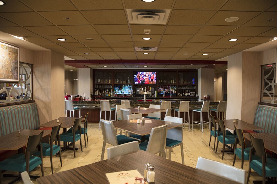 More Photos Of 161 Rondo Ave, Saint Paul Hotel For Lease