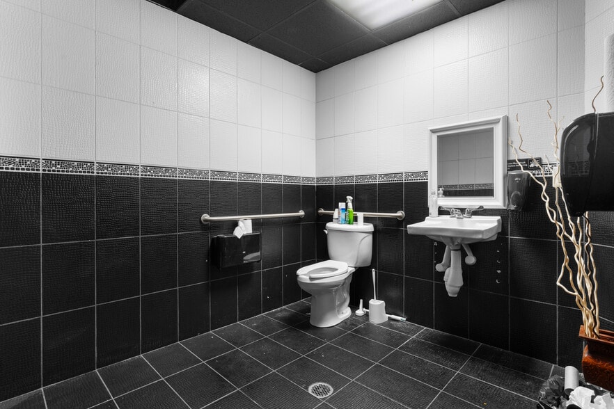 More Photos Of 7373 Comfort Inn Dr, Warrenton General Retail For Sale