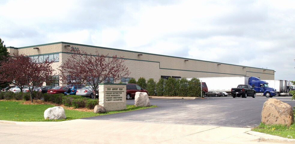 More Photos Of 2100 Airport Rd, Waukesha Distribution For Lease