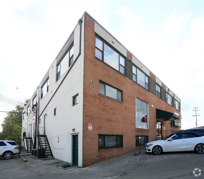 More Photos Of 6999 Reisterstown Rd, Baltimore Office For Lease