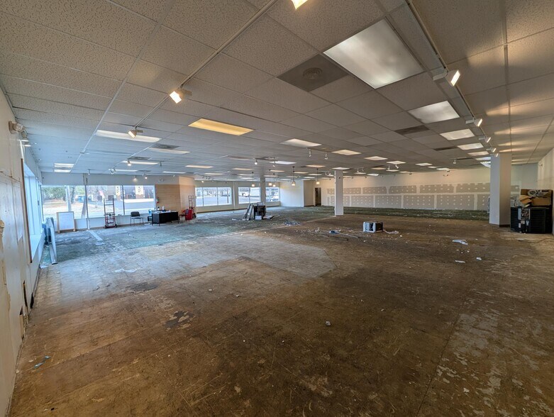 More Photos Of 116 N White Horse Pike, Lawnside Freestanding For Lease