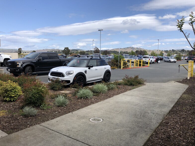 More Photos Of 460-480 Redwood St, Vallejo Unknown For Lease