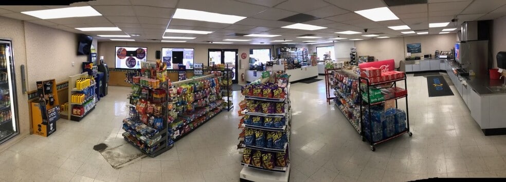 More Photos Of 201 Columbine Ct, Parachute Service Station For Sale