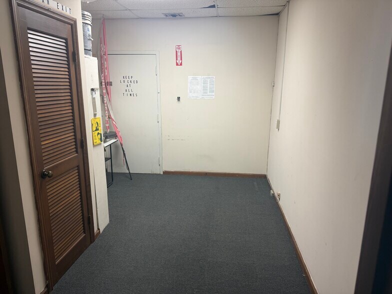 More Photos Of 8400-8420 Abercorn St, Savannah Medical For Lease