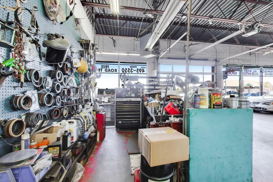More Photos Of 325 W Roosevelt Rd, Villa Park Auto Repair For Sale