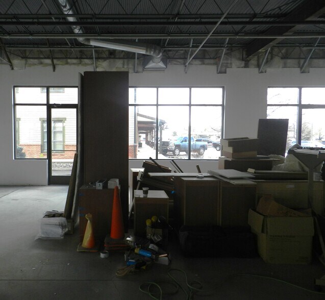 More Photos Of 1404 Hawk Pky, Montrose Medical For Lease