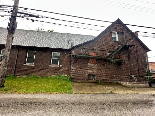 More Photos Of 201 N Broad St, Griffith Specialty For Sale