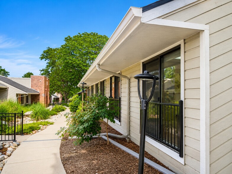 More Photos Of 8751 E Hampden Ave, Denver Office For Sale