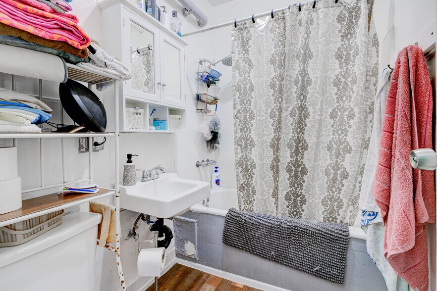 More Photos Of 2709 W Pico Blvd, Los Angeles Apartments For Sale