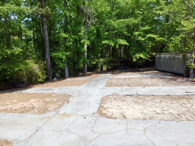 More Photos Of 3560 NW Highway 20, Conyers General Retail For Sale