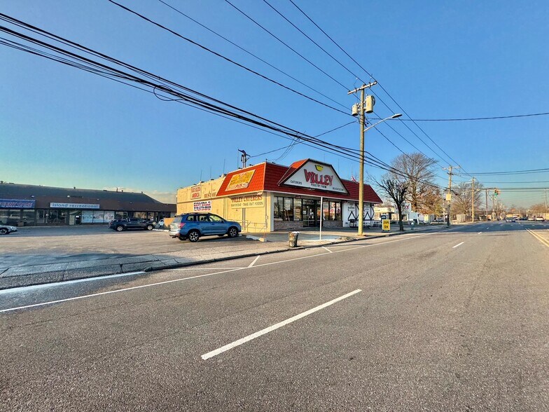 More Photos Of 560 Franklin Ave, Franklin Square Freestanding For Sale