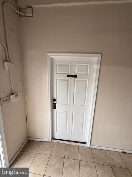 More Photos Of 476-486 Cambridge St, Fredericksburg Auto Dealership For Lease