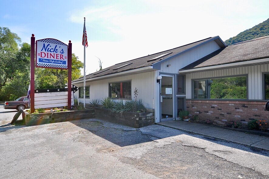 More Photos Of 11740 William Penn Hwy, Huntingdon General Retail For Sale