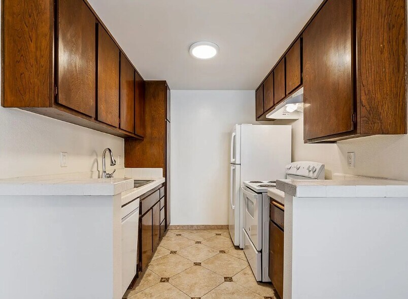 More Photos Of 215 S Madison Ave, Pasadena Apartments For Sale