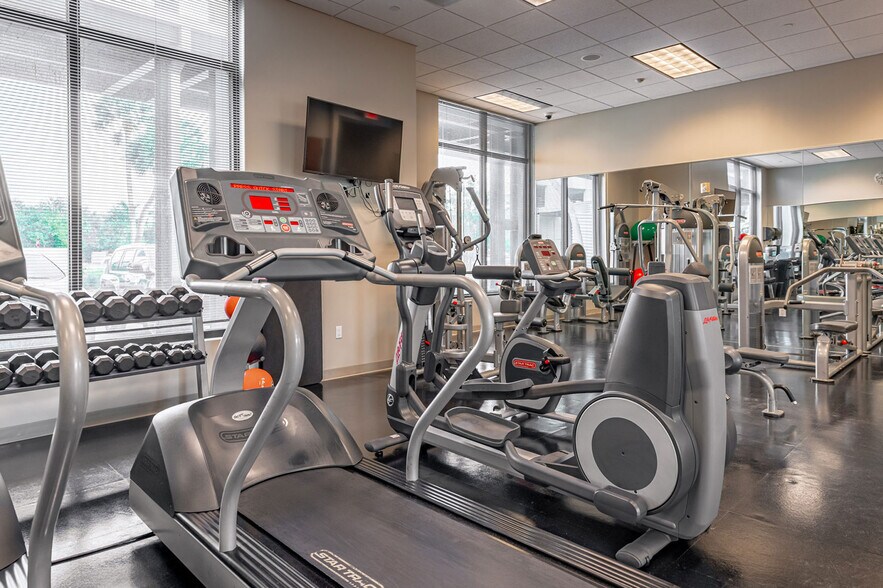 More Photos Of 1641 Worthington Rd, West Palm Beach Office For Lease