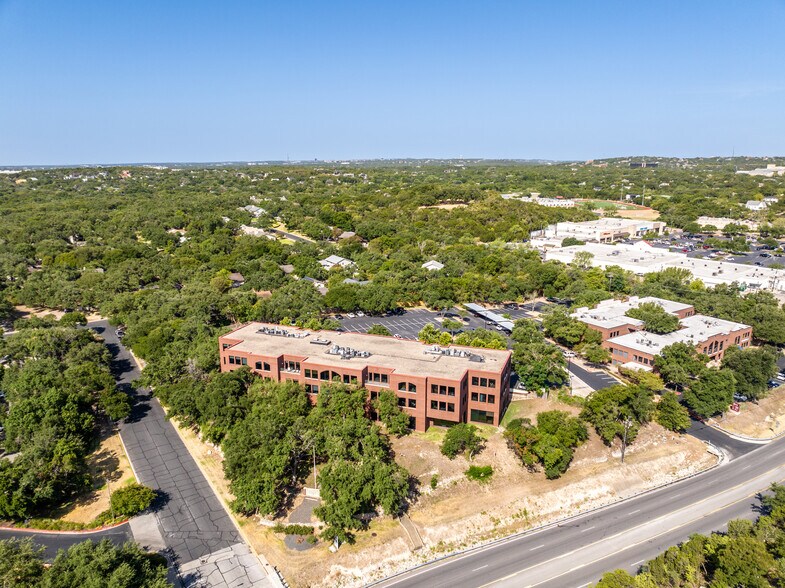 More Photos Of 3101 Bee Caves Rd, Rollingwood Office For Lease