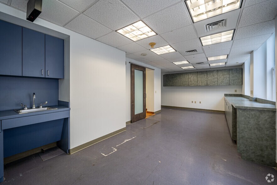 Photo of 18th Floor Ste 1810