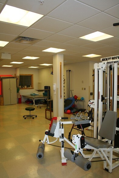 More Photos Of 4 Shape Dr, Kennebunk Medical For Lease