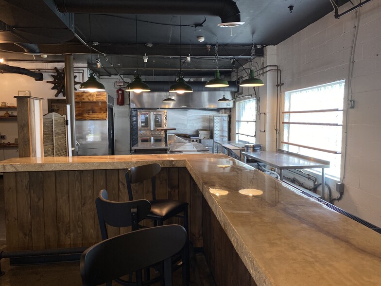More Photos Of 3648 S Park Ave, Blasdell Restaurant For Lease
