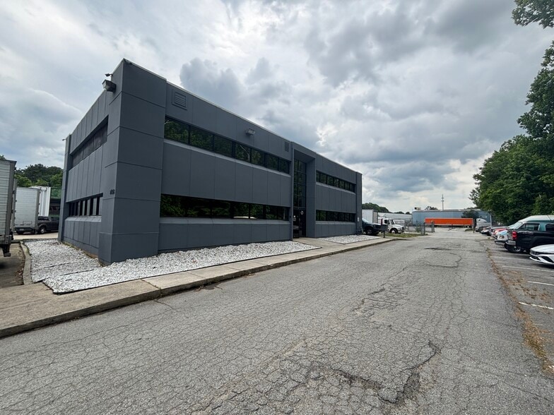 More Photos Of 1798 Montreal Cir, Tucker Office For Sale
