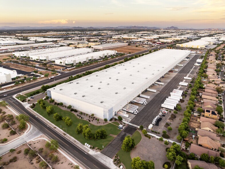 More Photos Of 8585 W Buckeye Rd, Phoenix Distribution For Lease