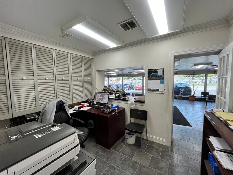 More Photos Of 2705 Belair Rd, Fallston Auto Repair For Lease