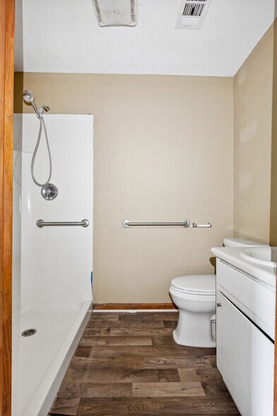 More Photos Of 124 Evergreen Trl, Cartersville Apartments For Sale