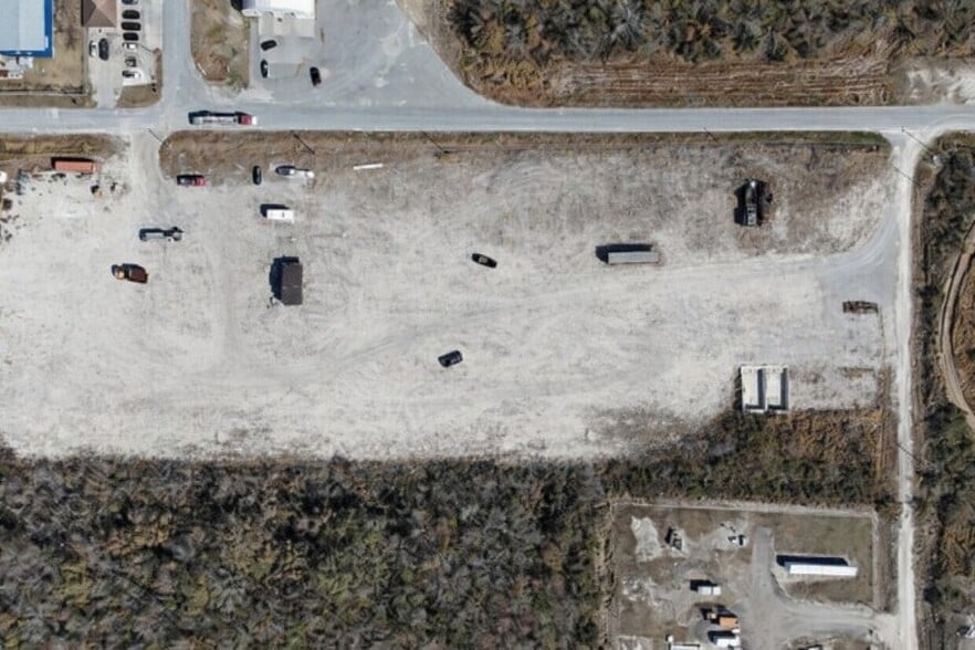 More Photos Of 2105 Longhorn Ave, Lakeland Warehouse For Lease