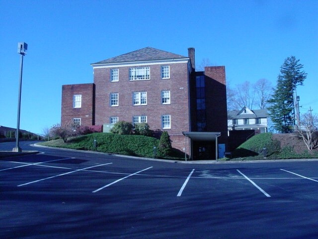More Photos Of 408 8th St, North Wilkesboro Medical For Lease