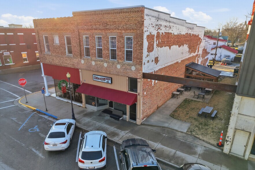 More Photos Of 103 N Allen St, Centralia General Retail For Sale